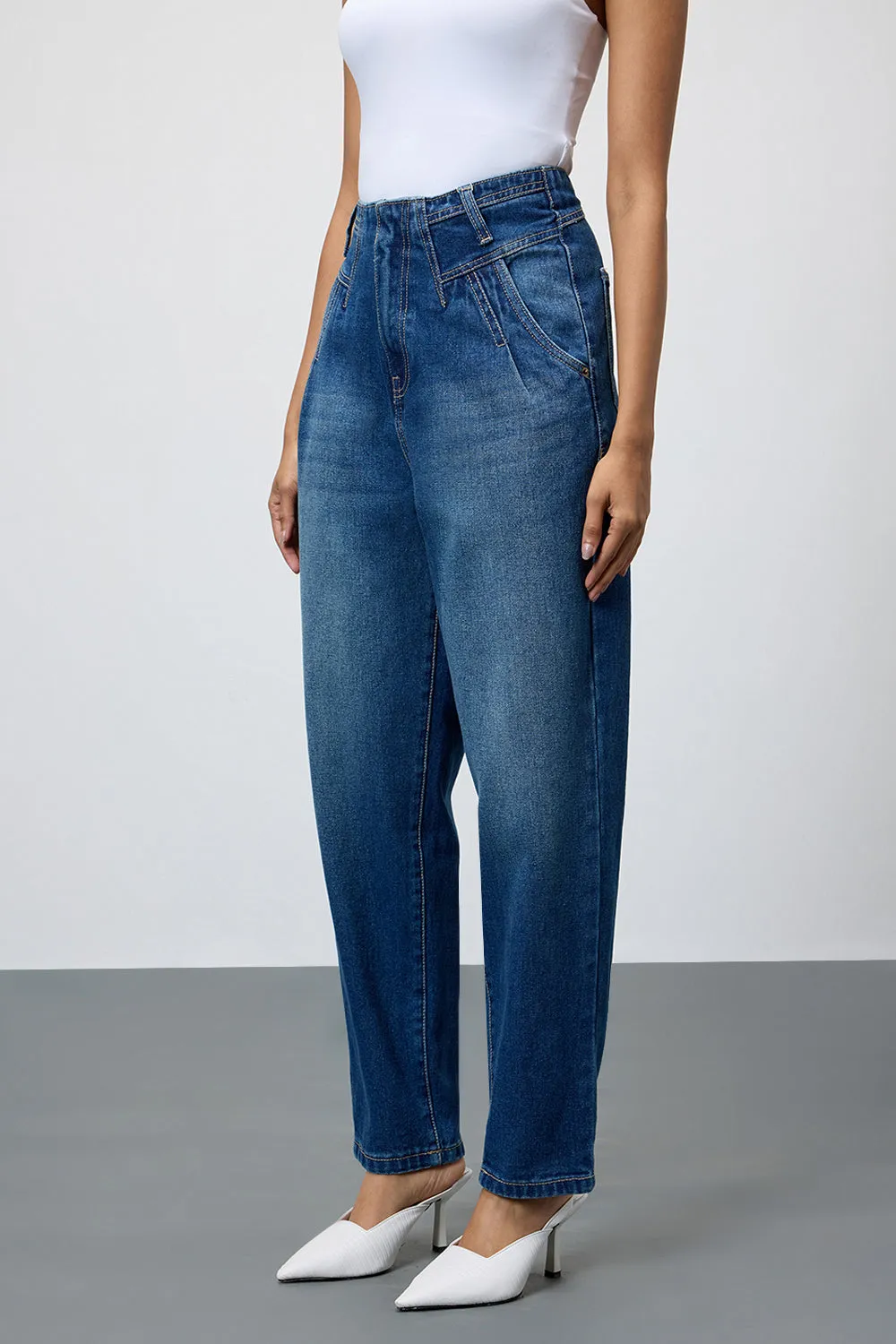 Slouchy Cobalt Blue Jeans for a Stylish Look