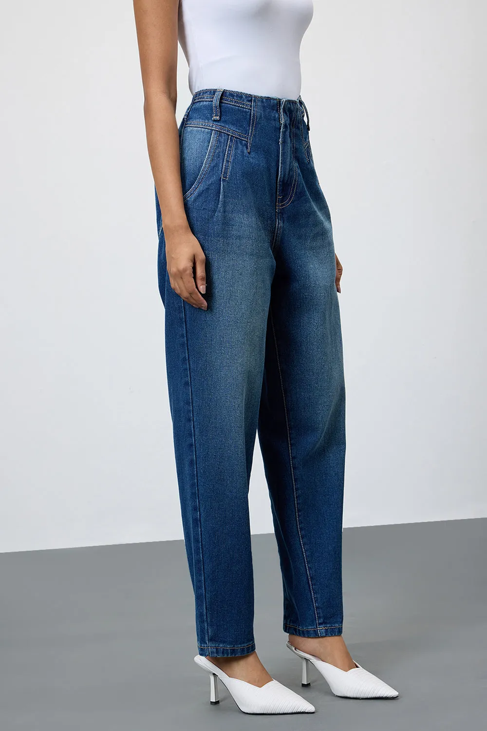 Slouchy Cobalt Blue Jeans for a Stylish Look