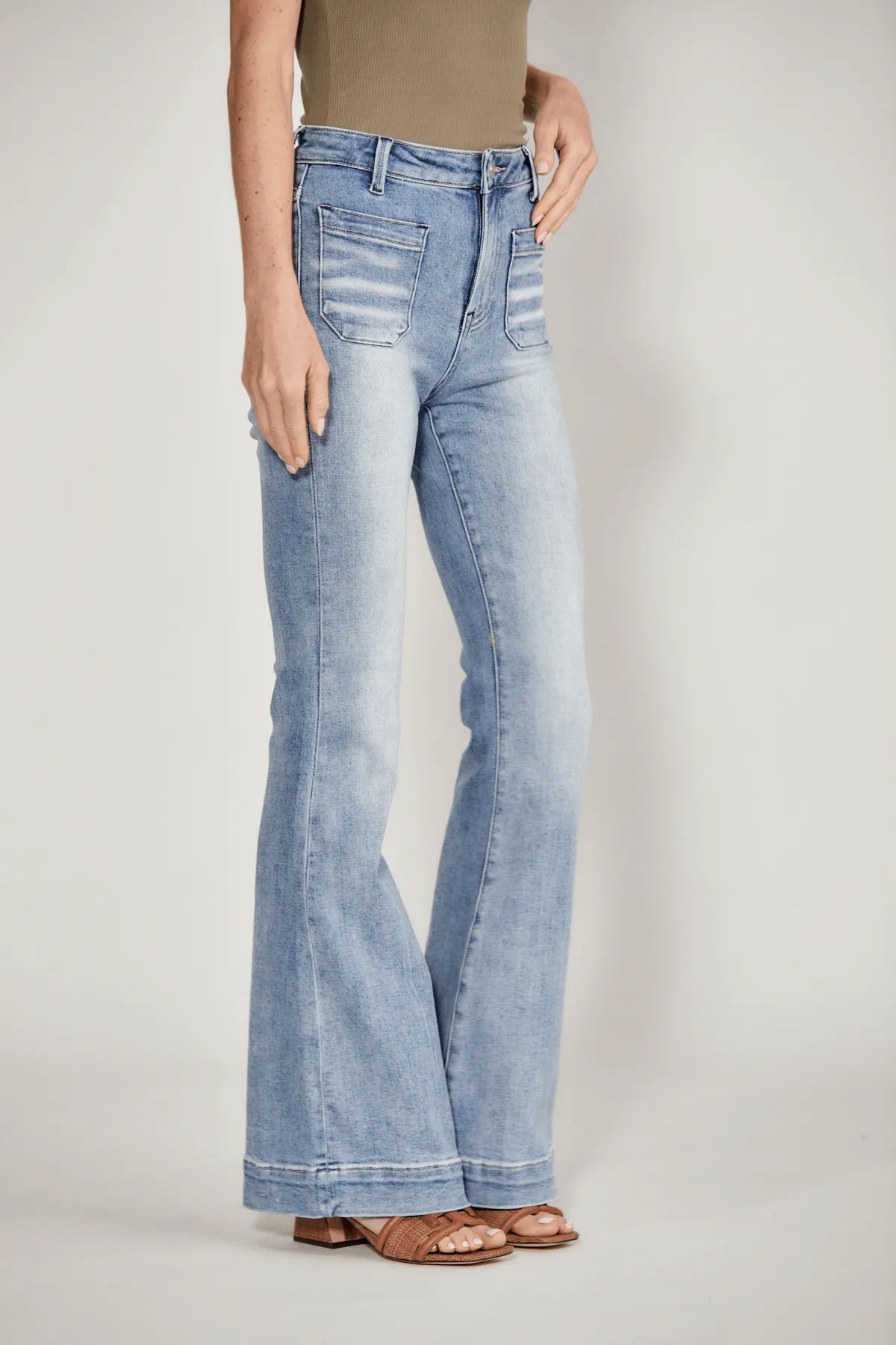 Optimized Title: Fashionable Risen Sedona Patch Pocket Jeans - Stylish and Trendy Womens Denim Pants