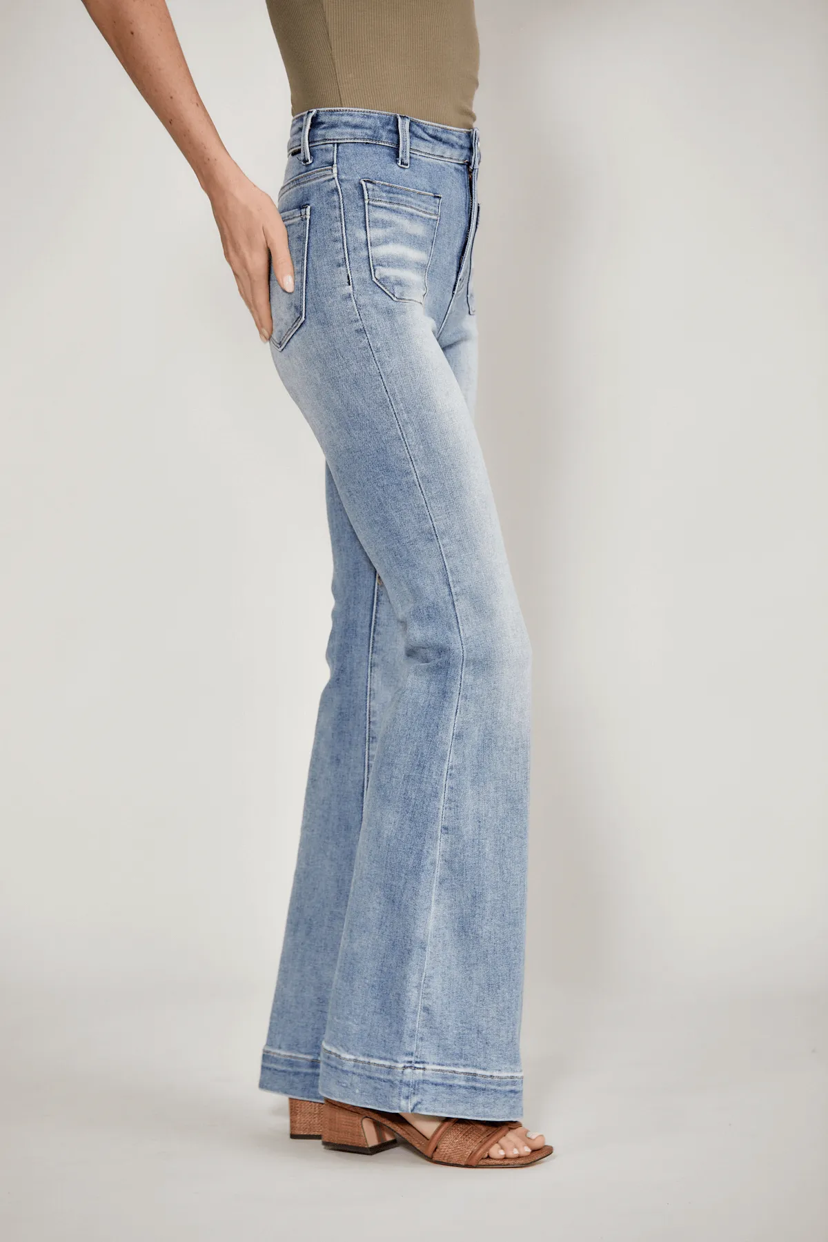 Optimized Title: Fashionable Risen Sedona Patch Pocket Jeans - Stylish and Trendy Womens Denim Pants