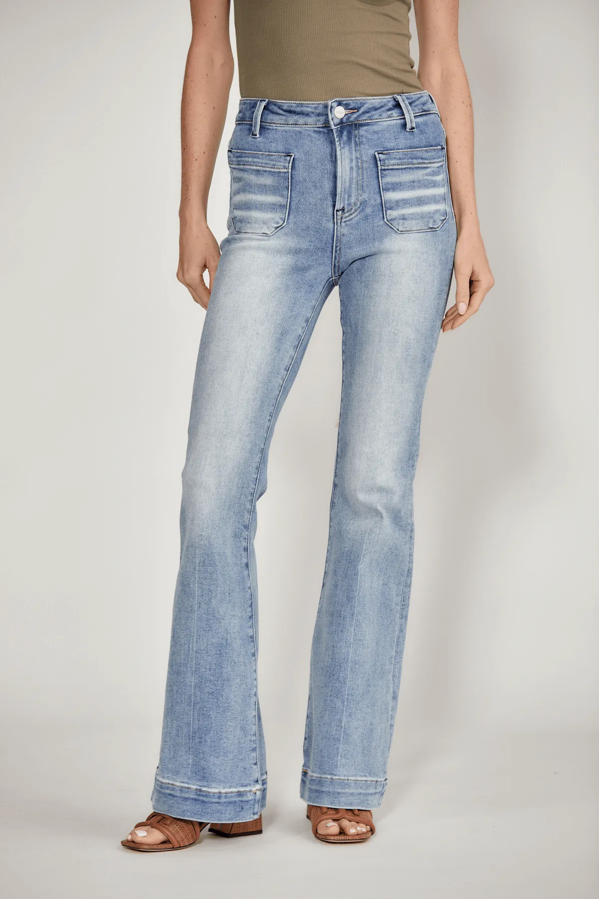 Optimized Title: Fashionable Risen Sedona Patch Pocket Jeans - Stylish and Trendy Womens Denim Pants