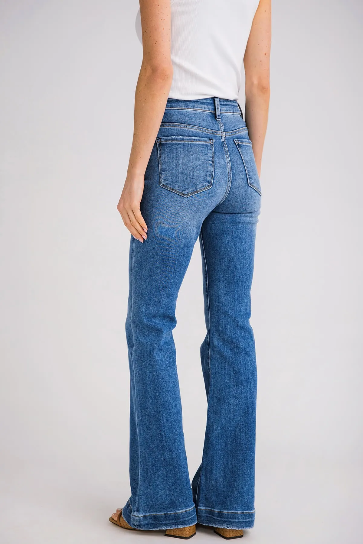 Optimized Title: Fashionable Risen Sedona Patch Pocket Jeans - Stylish and Trendy Womens Denim Pants