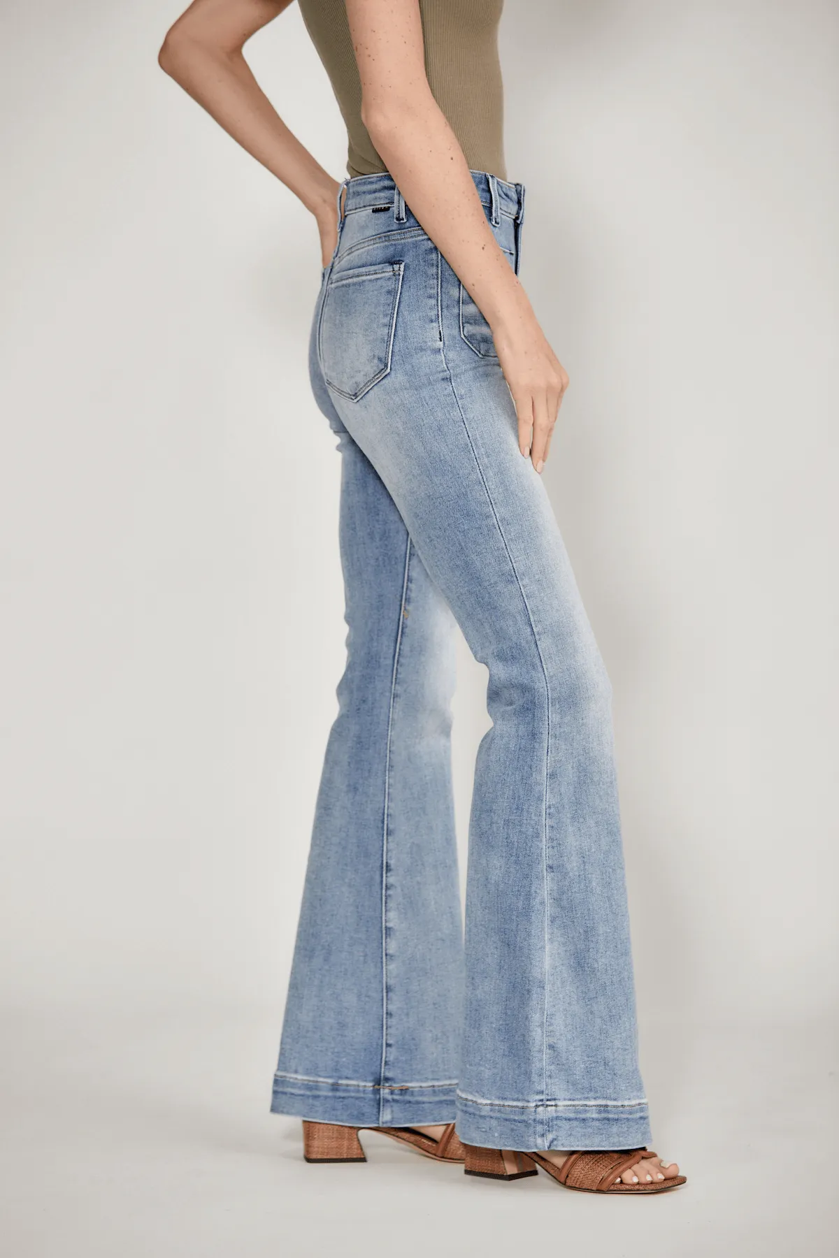 Optimized Title: Fashionable Risen Sedona Patch Pocket Jeans - Stylish and Trendy Womens Denim Pants