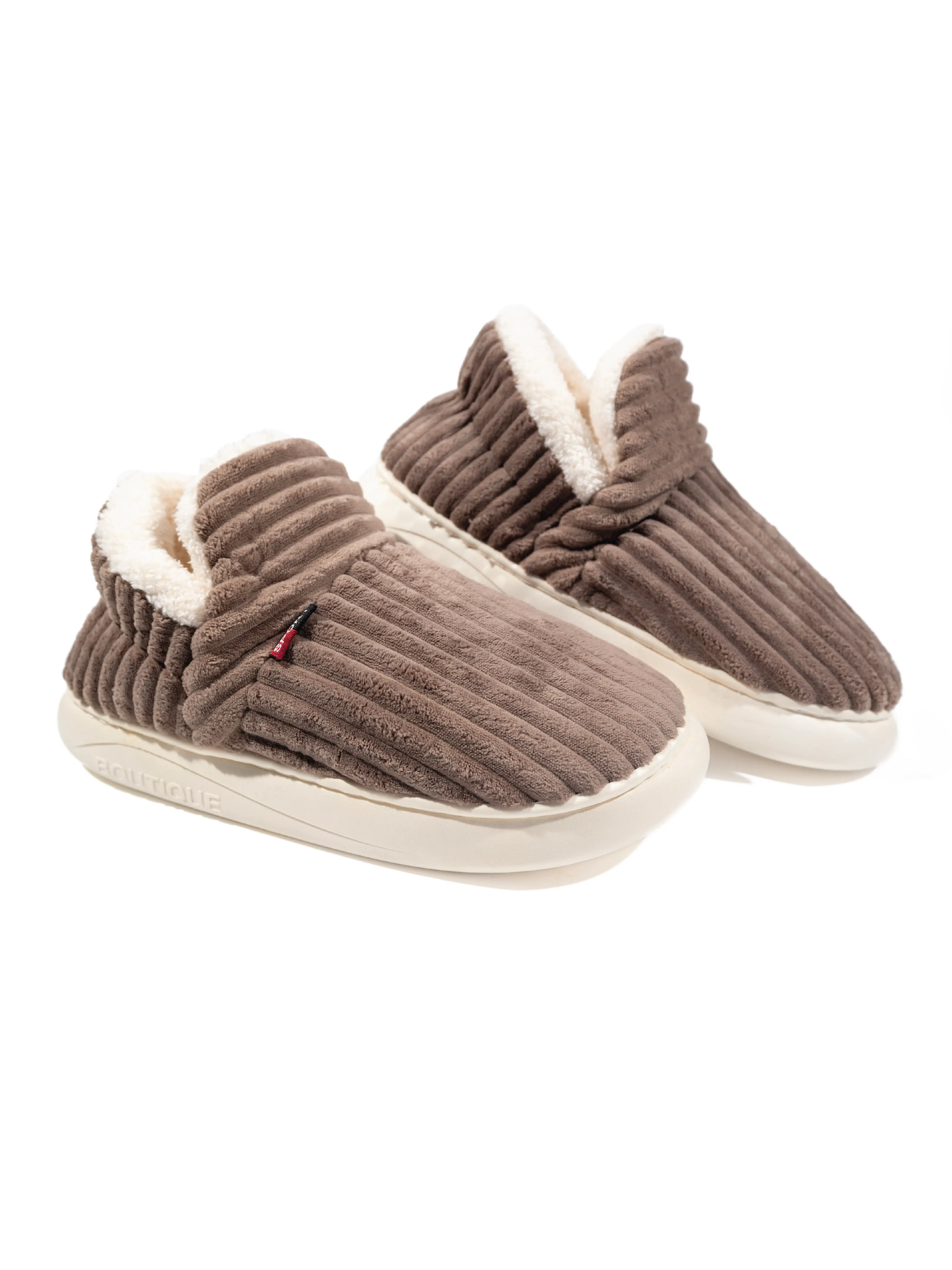 Sure! Here is an optimized title with modifiers for the e-commerce product Skywalker Sport Slippers:

Skywalker Mens Athletic Sport Slippers – Comfortable, Lightweight, and Durable Footwear for Indoor and Outdoor Use

Let me know if you need further assistance!