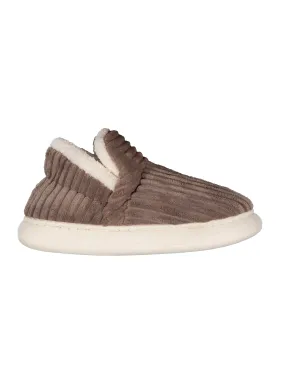Sure! Here is an optimized title with modifiers for the e-commerce product Skywalker Sport Slippers:

Skywalker Mens Athletic Sport Slippers – Comfortable, Lightweight, and Durable Footwear for Indoor and Outdoor Use

Let me know if you need further assistance!